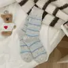 Calcetines de Lana a Rayas de Bloques de Color para Mujer, de Longitud Media a la Pantorrilla, Estilo Otoño e Invierno, Engrosados y Forrados de Felpa, Calcetines Largos Holgados de Felpa con Puntos