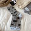 Calcetines para Mujer Otoño e Invierno Gris Azul Calcetines de Algodón Coreanos Ins Pequeño Libro Rojo Calcetines de Algodón Pantalones de Tiburón Calcetines Apilados