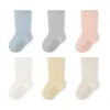 25 Calcetines Nuevos para Bebé de Primavera y Otoño, Calcetines Versátiles de Tubo Medio de Color Sólido Sin Costuras, Calcetines para Niños con Aberturas Sueltas, Transpirables y No Ajustados