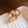 Plata chapada en oro real agujas pendientes florales geométricos europeos y americanos pendientes retro de alta gama tendencia pendientes de estilo metálico venta al por mayor