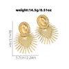 Nuevos aretes geométricos de abanico irregular transfronterizos con acabado metálico, elegantes y versátiles, aretes sencillos disponibles para venta al por mayor