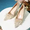 Zapatos de tacón de aguja puntiagudos, hermosos y versátiles, cómodos para mujer, nuevos zapatos de diseño de nicho para mujer para Primavera y Verano 2025