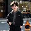 Roupa Infantil Conjunto para Meninos Outono Inverno Acolchoado Engrossado 2026 Novo Bebê Tendência Estiloso Fashion Uniforme de Baseball Conjunto de Três Peças