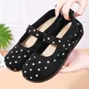 Zapatos de Malla de Lunares para Mamá con Cierres de Velcro, Suela Suave, Transpirables y Cómodos Mary Janes Casuales para Mujeres de Mediana Edad y Mayores