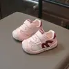 Zapatos para Bebé Niña Pequeña Sandalias de Malla Zapatos de Verano para Bebé Zapatos para Bebés Nuevos Primavera Verano 2026 Zapatos Deportivos para Niños