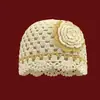 Estilo Boho de Alta Qualidade Brilhante Seda Vazado Feito à Mão Flor Tridimensional Chapéu de Tricô Moda Feminina Chapéu Turbante Chapéu para o Frio