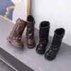 Otoño 2026 Nuevas Botas Altas de Felpa con Hebilla Metálica Retro para Niñas Estilo Coreano Moda Infantil Botas de Moda con Remaches Tendencia
