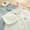 2025 Verano Nuevo Estilo Literario y Artístico Suelto Casual Jacquard Bordado Camisa Manga Corta Top Bordado Fondo
