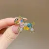 Broche de Pony Color Dopamina con Pedrería Lujo Ligero Alto Valor Versátil Moda Accesorio de Pin para Gabardina de Alto Valor para Mujer