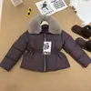 2026 Diseño estilo coreano invierno nuevo cuello de pelo cintura ceñida ajustado temperamento chaqueta corta acolchada de algodón abrigo versátil moda para mujer