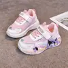 Tênis Esportivo Infantil 2026 Primavera Novo Estilo Sapatos Casuais para Meninas Tênis Esportivo Infantil Sapatos de Desenho Animado para Meninas