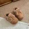 Zapatos gruesos Birkenstock para niños invierno nuevo estilo para niños pequeños y medianos zapatos de algodón y pelo de dos capas zapatos cálidos para bebé niña forrados de polar