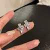 Brincos de Prata com Zircônia Rosa e Diamante Brilhante Estilo Hip-Hop Minimalista Ins Leve Luxo Simples Versátil para o Dia a Dia Pequenos Brincos de Tarraxa