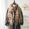 2024 Novo Imitação de Cashmere Xadrez Quente Xale Cachecol Unisex Outono e Inverno Moda All-match Cachecol Borla
