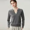 Suave e intelectual~Suéter de cashmere com botões e decote em V de estilo simples para mulheres, suéter de malha para usar por baixo, roupas femininas de designer