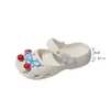 Zapatos de playa Mary Jane huecos DIY con decoración de dibujos animados para niñas, pantuflas antideslizantes de punta cerrada para uso en exteriores.
