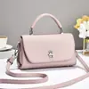 Venta al por mayor directa de fábrica Bolsos de mano mini para mujer color caqui lichi piel sintética, Bolsos cruzados con asa superior de solapa para venta al por mayor con cierre de giro, Logo personalizado disponible