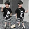 Ropa para Niños Traje de Verano de Manga Corta con Dibujos Animados para Niños 2026 Nuevo Estilo Chico Guapo Moderno Casual Conjunto de Dos Piezas de Verano