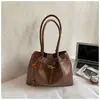Bolso Retro de Gran Capacidad para Mujer 2025 Nuevo Otoño e Invierno Bolso de Hombro Versátil Bolso Tote de Moda de Gama Alta Tendencia
