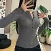 Nova T-shirt Quente para Outono/Inverno de 2026, Gola Meio Aberta, Manga Longa para Mulheres, Top Justo com Forro de Lã para Aquecimento, Camada Base