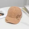 Gorro de Felpa de Lana de Cordero para Hombre y Mujer, Moda Casual de Otoño e Invierno, Todas las Combinaciones, Gorra de Béisbol Gruesa y Cálida con Letra