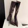 Botas largas de punta fina con tacón de 6.5 cm para adelgazar para mujer, nuevo modelo versátil y elegante de otoño 2026 con un toque de alta gama