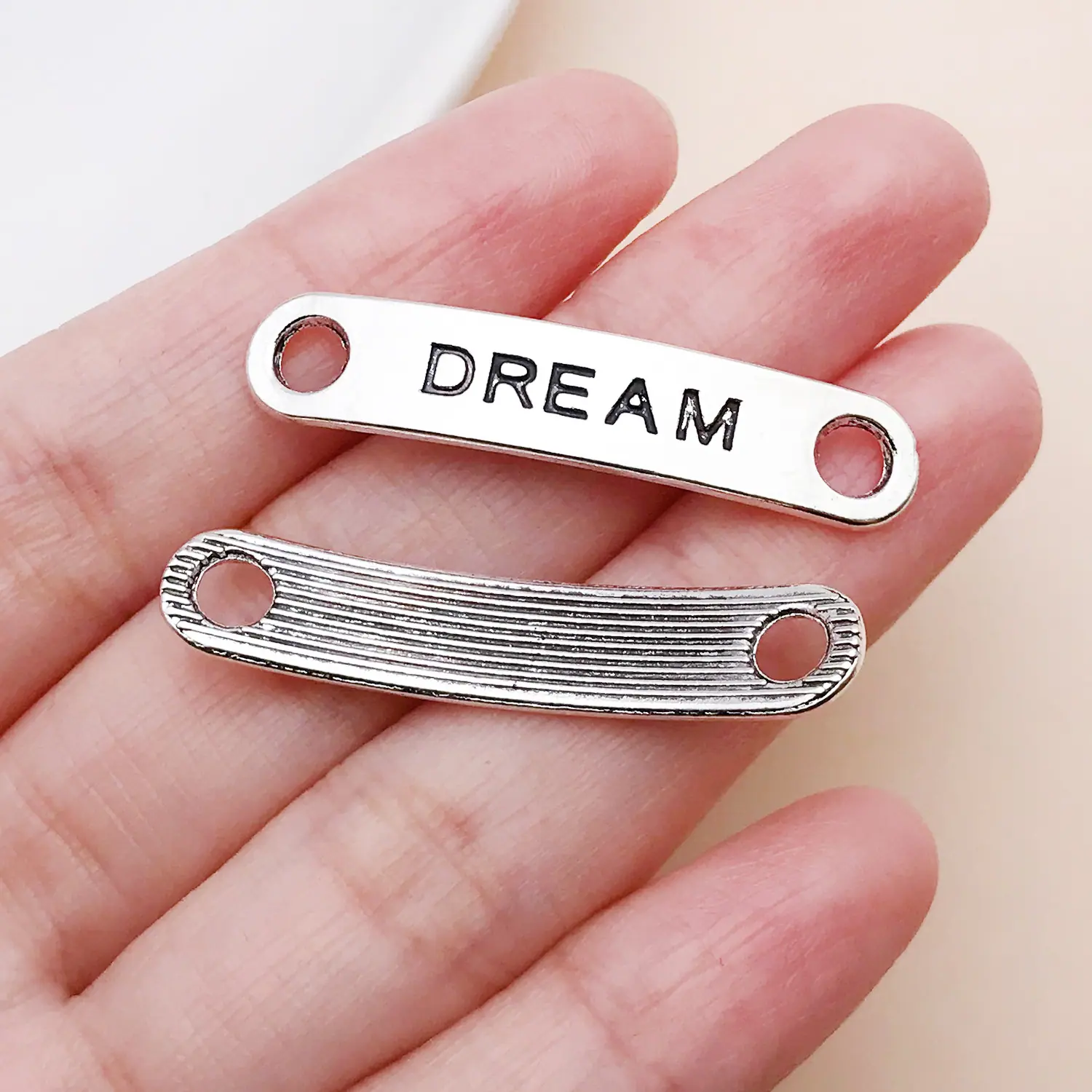 5880-Y-古银锌合金长方形dream字母牌双孔链接8x3