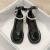 Sapatos Mary Jane femininos vestido 2022 verão novo estilo salto grosso Pérola Francesa salto alto estilo fada sapatos de couro verão