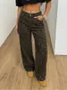 Jeans de Mujer Color Café con Estampado de Leopardo Pierna Recta Estilo Casual Versátil