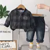 Conjunto Elegante Novo 2026 para Meninos Primavera e Outono, Lindo Conjunto de Duas Peças Xadrez Manga Longa para Bebês Primavera e Outono, Atacado da Moda