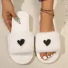 Pantuflas de peluche con forma de corazón de punta abierta para mujer, superventas transfronterizas, suaves, cómodas, ligeras, de algodón