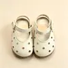 Sandálias furadas para bebê menina, sapatos para criança pequena, sapatos de sola macia para meninas pequenas, sapatos fechados de princesa, sapatos para meninas para o verão