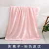 Toalla de baño drapable multifuncional toalla de baño absorbente ampliada de vellón de coral delantal de baño portátil para el hogar fabricantes al por mayor