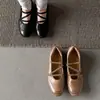Couro Lavado de Primeira Camada! Sapatos Mary Jane com Tira Elástica Cruzada Interna para Aumentar a Altura, Cor Retro Lavada com Tinta, Sola Esportiva, Outono Inicial de 2026