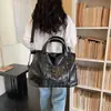 Bolso de Mano Retro con Remaches de Moda Transfronterizo para Mujer, Se Puede Usar como Bolsa de Viaje con Ruedas, Bolso Tote de Gran Capacidad para el Día a Día