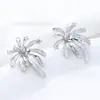 Pendientes Exquisitos y Únicos de Zirconia y Perla Estilo Coreano, Pendientes de Lujo Ligero de Nicho de Gama Alta con un Ambiente Versátil y Elegante