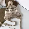 2026 Novo Chapéu de Lã Jacquard Fair Isle Feminino Outono Inverno Afina o Rosto Chapéu de Tricô Chapéu Quente para Proteção das Orelhas Chapéu Pulôver