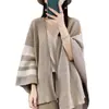 Outono Inverno 2026 Novo Grande Xale Cachecol de Lã Sintética Bloqueio de Cores Estilo Retrô Manto de Caxemira Peça de Roupa Externa Capa Feminina