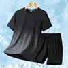 Camiseta de manga corta para hombre con color degradado, manga media de seda helada para jóvenes, conjunto de dos piezas de pantalones cortos de secado rápido de moda para el verano 2026