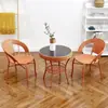 Mesa redonda pequena, conjunto de três cadeiras redondas com design semelhante a vime, conjunto de mesa e cadeiras pequeno de novo estilo, combinação de mesa de chá e cadeira para varanda