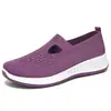 Zapatos de mujer primavera ligeros zapatos para madre zapatos transfronterizos para mujer zapatos transpirables flyknit zapatos casuales slip-on zapatos perezosos