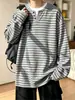 Camiseta de manga larga a rayas para hombre con diseño de dos piezas falso, cuello en V, estilo Henley, corte relajado, perfecta para usar debajo de sudaderas con capucha, colección de otoño