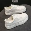 Sapatos Brancos Confortáveis de Cadarço com Solado Macio de Couro Genuíno Sapatos Femininos 2026 Outono Novo Tênis Casual Esportivo Tênis de Skate para Estudantes