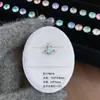 Brincos de Aço Titânio 316L, Requintados e Únicos, em um Design de Saturno de Nicho, com Rosca Externa para Cartilagem da Orelha, Estilo Saturno Verde