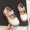 Sapatos de couro para meninas 2026 outono novo modelo sapatos de performance para meninas de dança sapatos de sola macia sapatos单os sapatos planos de princesa versão estudante