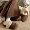 Pantuflas cálidas tipo Birkenstock con forro de felpa para mujer para 2026, con un elegante diseño invernal, suela plana, agarre antideslizante, cómodo forro de felpa y suela gruesa para usar en exteriores.