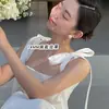 Pendientes de Botón Perla de Alto Brillo con Aguja Plateada Electrochapada para Mujer, Estilo Francés, Pendientes de Alta Gama, Pendientes Versátiles de Personalidad, Estilo Dulce Inspirado en Chanel