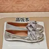 Versão em Pele de Ovelha Sapatos de Ballet com Laço Estilo Retrô para Mulheres, Novo Estilo para o Início da Primavera, Estilo Esportivo Casual, Sapatos Individuais de Solado Fino com Boca Rasa