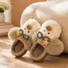 Zapatillas de algodón suaves y lindas con temática de perro y gafas de estrella, nuevo estilo curativo para otoño e invierno 2026, zapatos deslizables peludos para el hogar