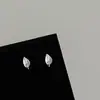 [Colección de Pendientes de Diamante Plateado] Casuales, Pequeños, Exquisitos y los Más Fáciles de Combinar Pendientes Dulces y Femeninos Venta al por Mayor